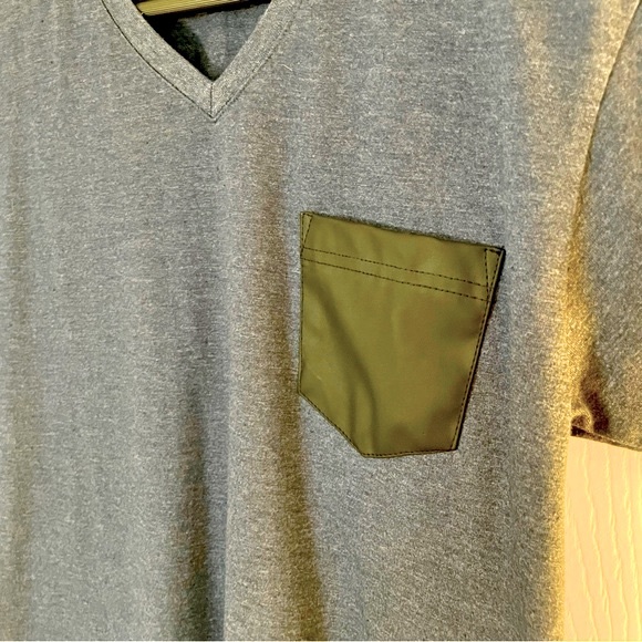 ROYAL KNIGHTS T-Shirt with Contrast Pocket Detail - Picture 2 of 5